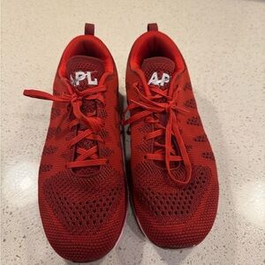 APL Men Techloom Pro Sneaker Size 9/W10.5 Red Like New